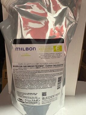 MILBON Curl Care Enriched Treatment 33.8 oz Refill  - Silver & White Pouch